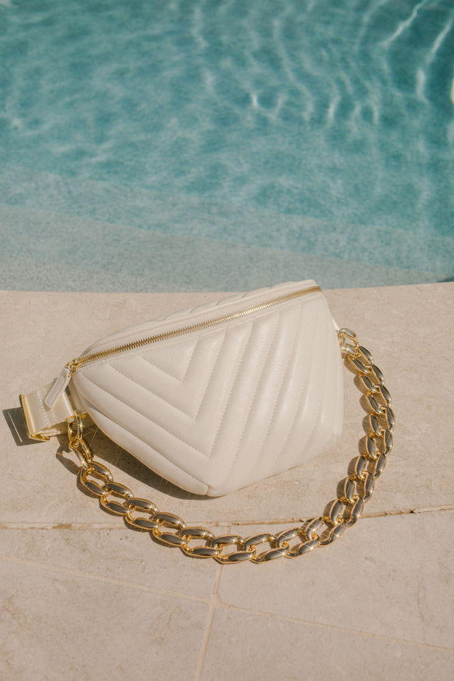 GOLD OVERSIZED CHAIN